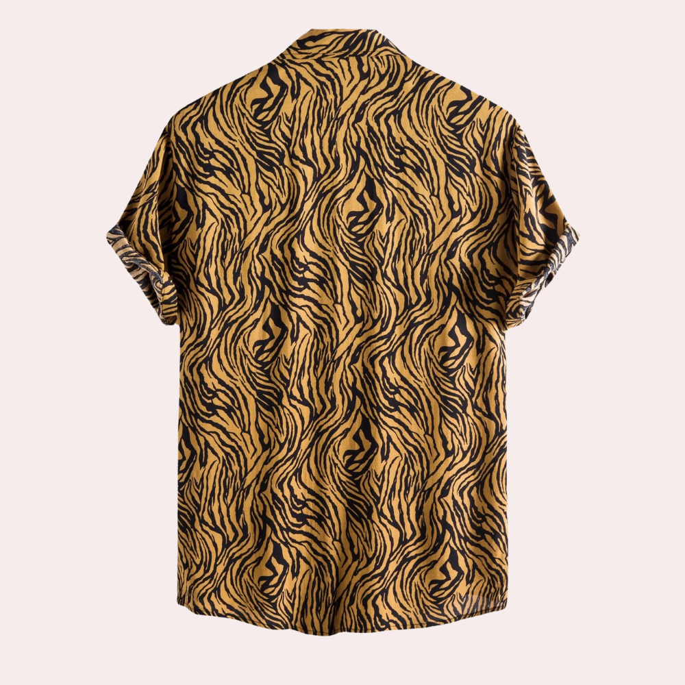 Comfortable men's animal print short sleeve button-front shirt. Ideal for unique casual wear & weekend fashion.