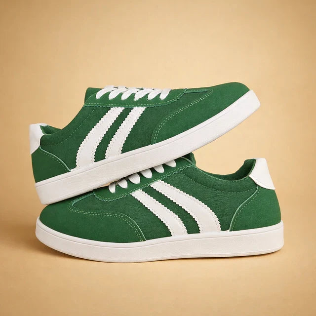 Everyday women's comfort shoes: stylish lace-up sneakers for casual outings.