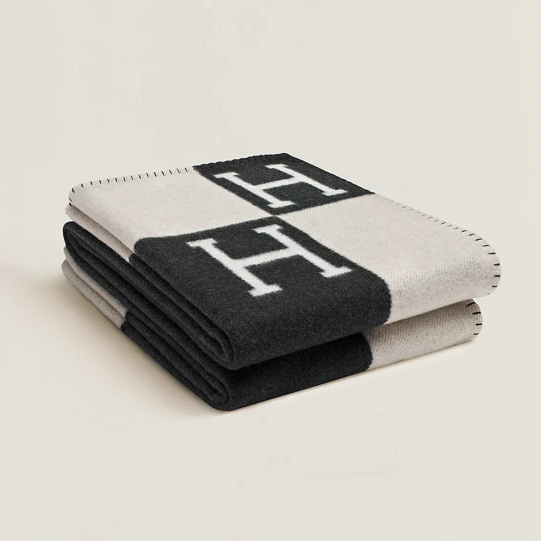 Ultra soft wool cashmere throw blanket for luxurious comfort. Ideal for home decor.