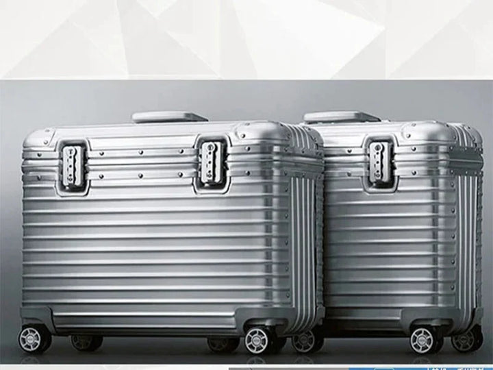Durable aluminum hardshell travel bag featuring smooth 360° spinner wheels for easy mobility.