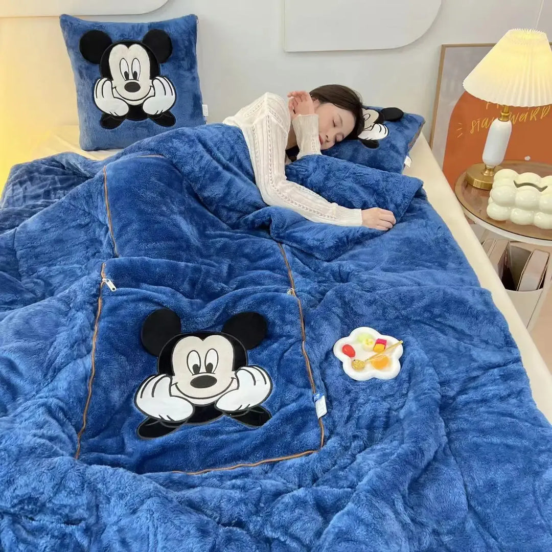 High-quality unisex cuddly blanket & cushion set, designed for comfort and warmth, enhancing home decor.