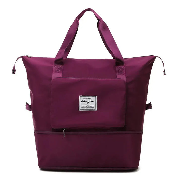 Lightweight foldable travel bag: a versatile carry-on for weekend getaways & gym use.