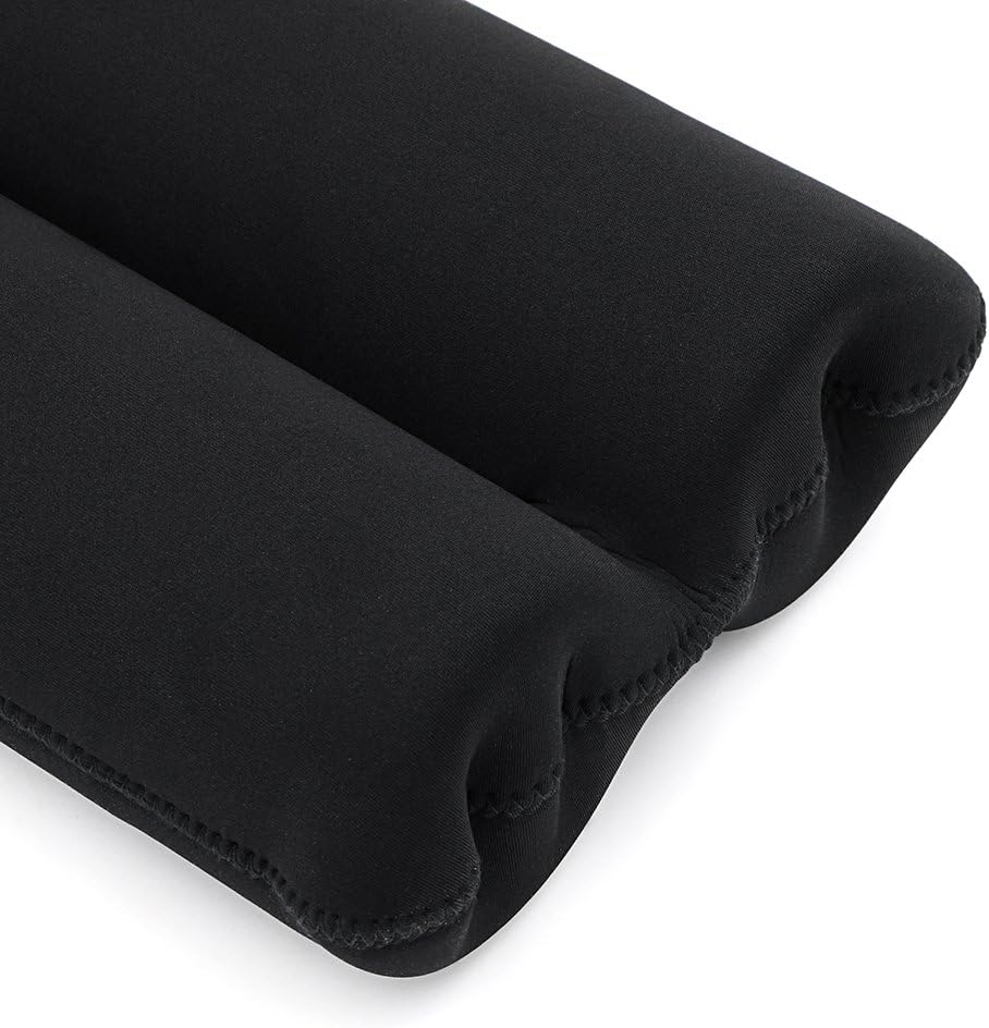 Picnic-ready insulated wine carrier bag, keeps two bottles cool.