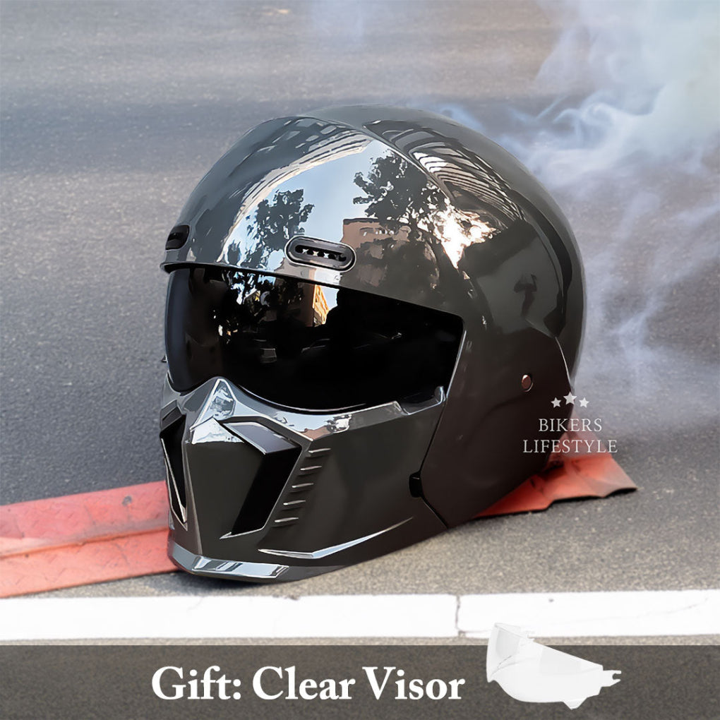 Comfortable retro pilot motorcycle helmet. Vintage full face design, DOT/ECE approved for safe biker gear.
