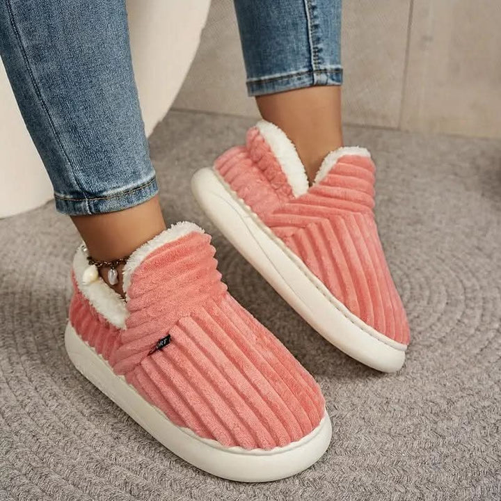 Unisex warm thermal slippers for ultimate indoor comfort; non-slip sole & machine washable.