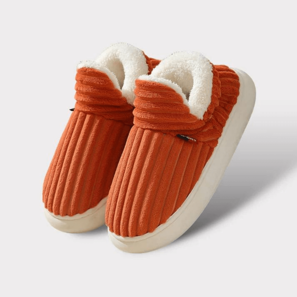 Cushioned thermal house shoes, soft and warm for ultimate indoor relaxation.