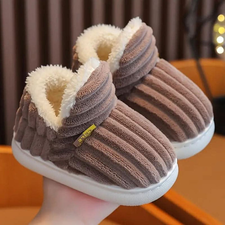 Machine washable thermal slippers, perfect for cozy indoor warmth & comfort.