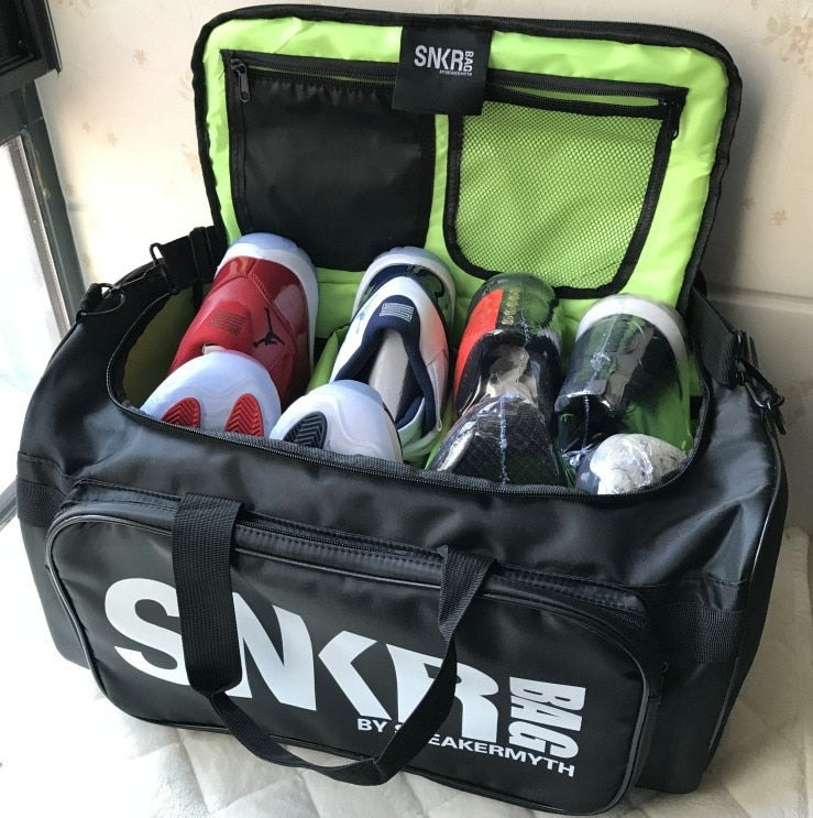Sleek unisex gear bag with separate shoe compartment, ideal for travel and active lifestyles.