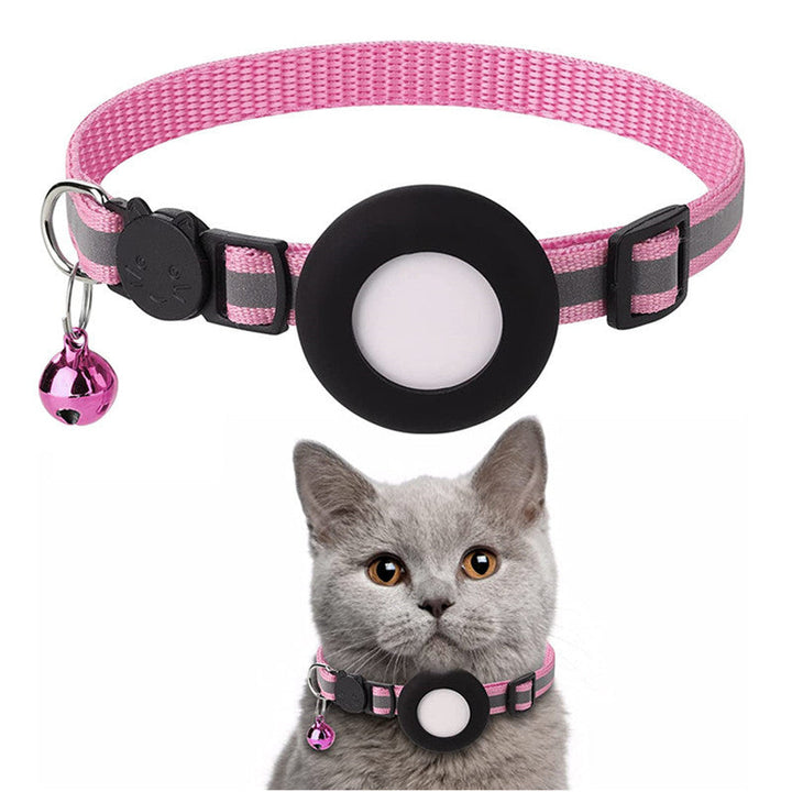 Adjustable cat AirTag tracking collar with reflective stripes. Enhances pet safety & makes finding your cat simpler.