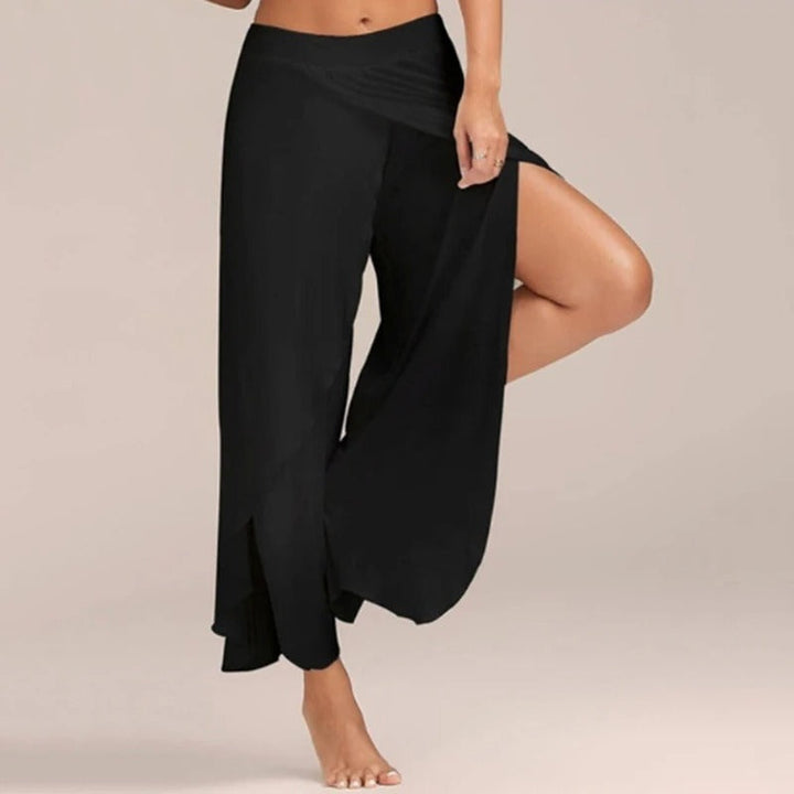 Stretchy Amarae high-waist women's activewear leggings, perfect for yoga, fitness & athleisure style.