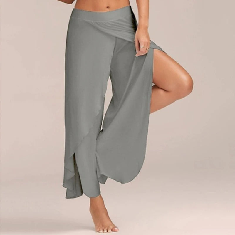 Versatile Amarae high-waist yoga leggings for women, perfect for gym sessions, casual wear & ultimate comfort.