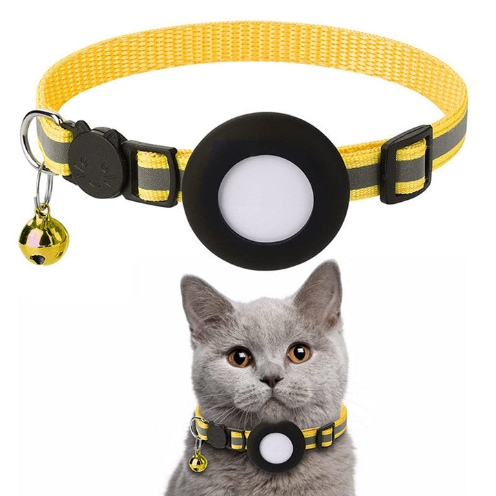 Reflective AirTag cat collar for tracking & visibility. Securely holds AirTag, keeping your feline companion safe.