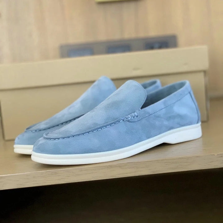 Versatile women's loafers, perfect slip-on flats for comfortable footwear and stylish casual chic.
