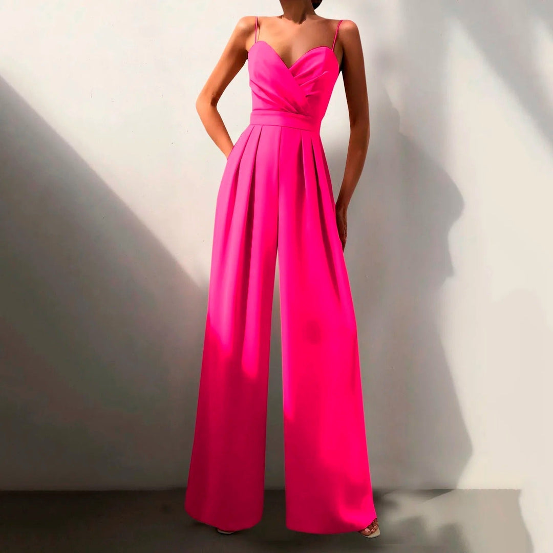 Comfortable women's casual summer jumpsuit, ideal for effortless everyday wear.