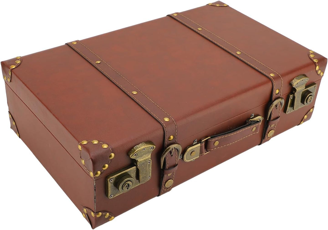 Unisex vintage leather travel bag in heritage brown. Stylish carry-on for overnight or weekend trips.