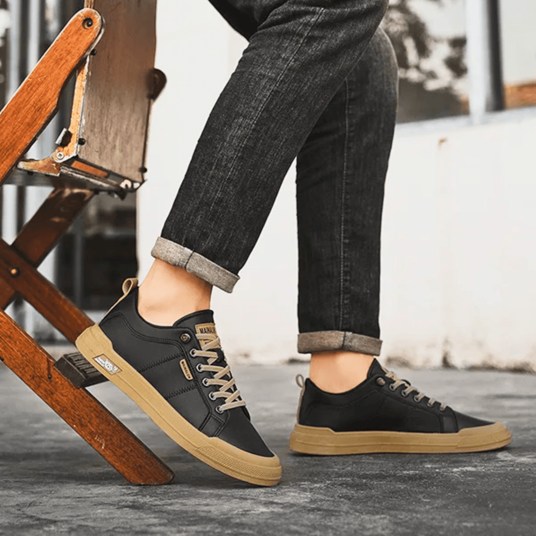Stylish men's low-top sneakers, classic design for ultimate comfort and everyday wear.
