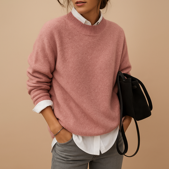 Elegant women's fine knit jumper with a timeless fit, perfect for versatile office or casual wear. Long sleeve round neck pullover.