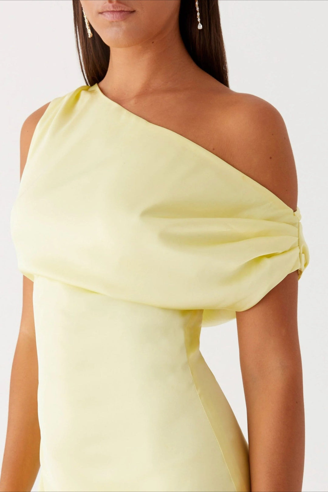 Stylish high-waist maxi dress for women, an asymmetric one-shoulder design, perfect for formal events.