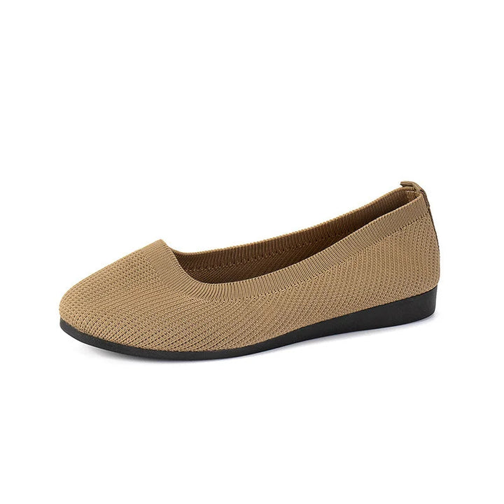Effortless women's slip-on ballet flats, comfortable & flexible, ideal for quick, stylish outfits.