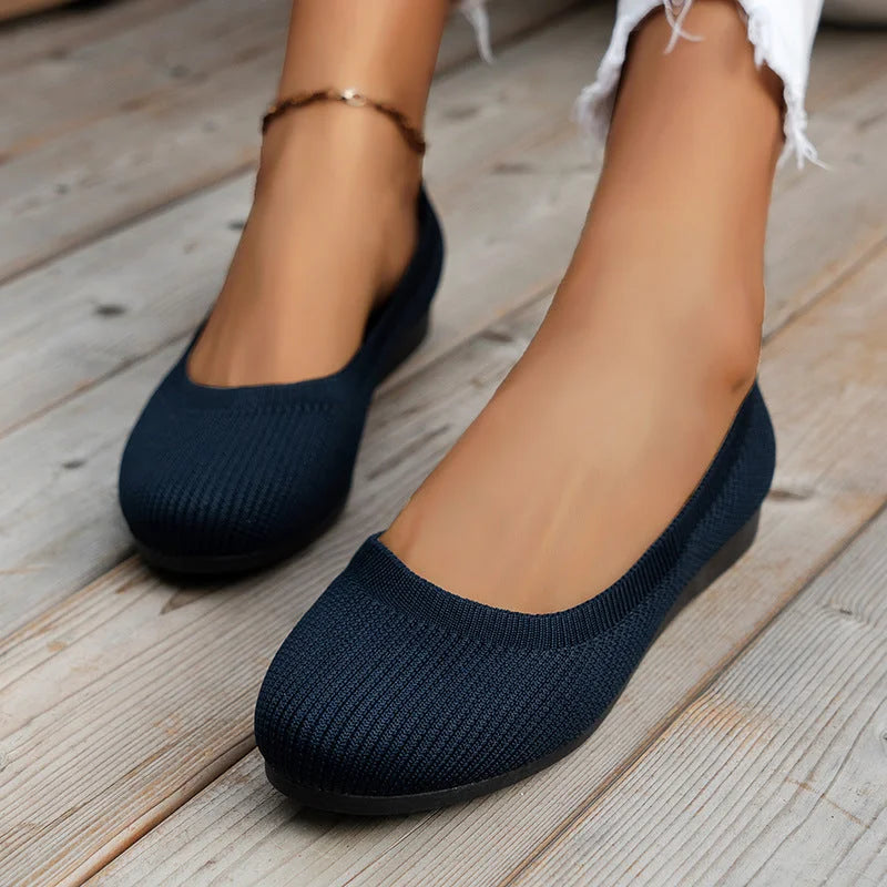 Versatile women's ballerina flats, comfortable slip-on shoes for casual outings & office attire.