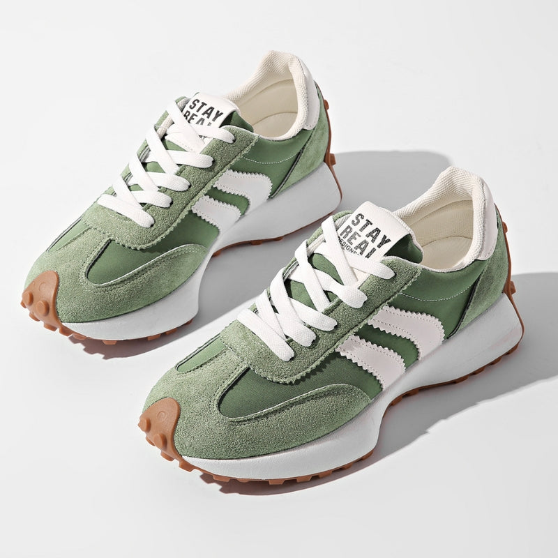 Women's casual retro trainers with chic design, perfect for everyday comfort and style.