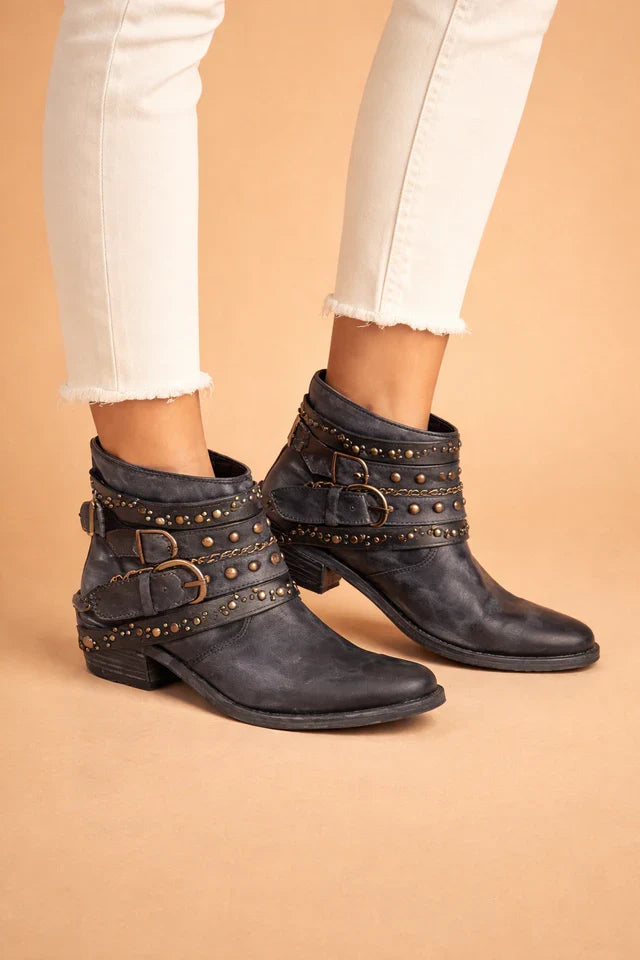Versatile women's pointed-toe cowboy boots, designed for comfortable all-day wear with a fashionable western flair.