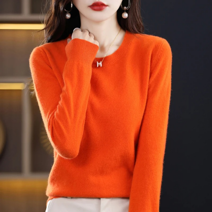 Women's classic round neck sweater, soft and comfortable long sleeve top for versatile everyday style.