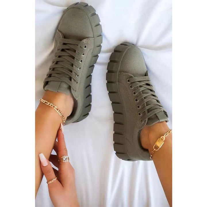 Women's cushioned low-top trainers, designed for ultimate everyday comfort and versatile styling.