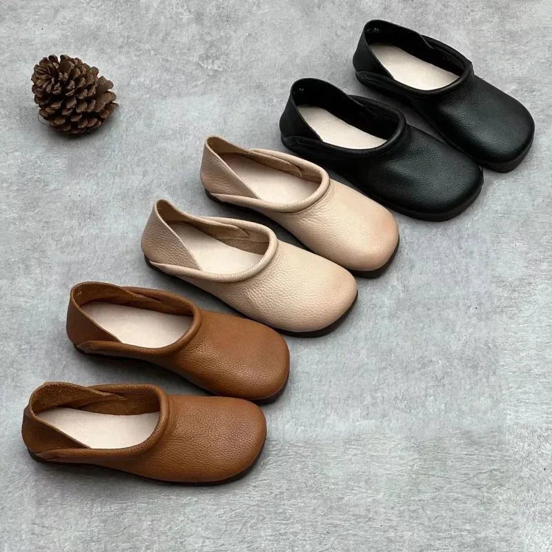 Comfortable round-toe women's slip-on flats, designed for easy everyday wear and summer walking. Stylish.
