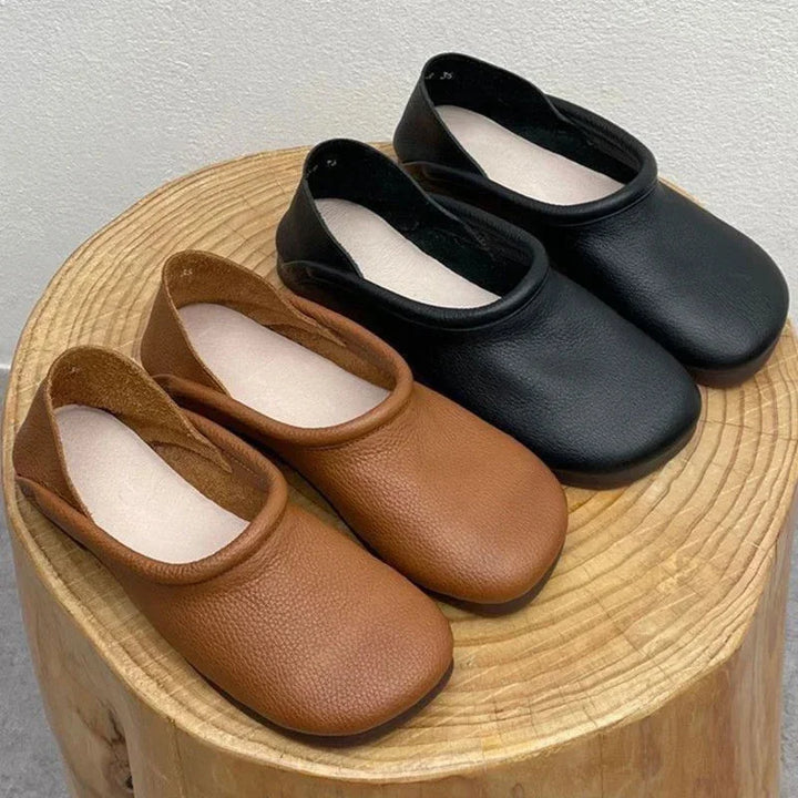Effortless women's slip-on sandals with a comfy round-toe, great for casual summer outings and daily wear.