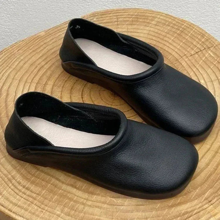 Women's comfortable round-toe slip-on sandals, ideal for everyday casual wear, walking, and summer fashion.