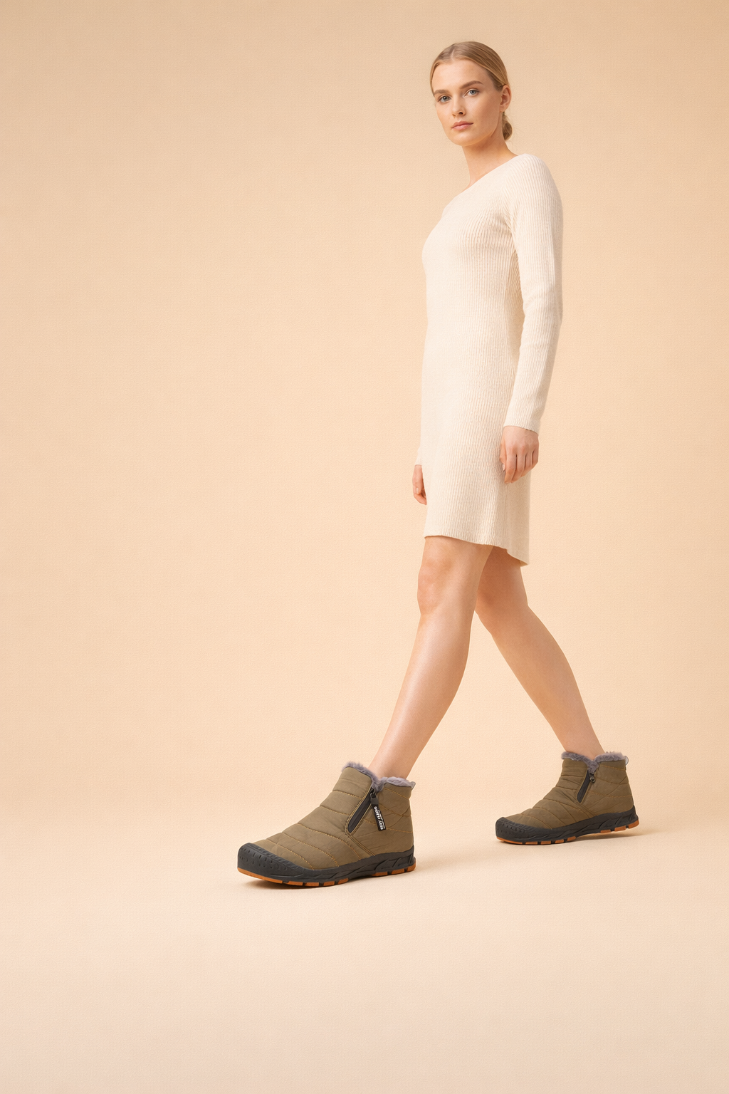 Warm women's outdoor snow boots, waterproof and slip-resistant, ensuring cozy comfort in cold winter conditions.