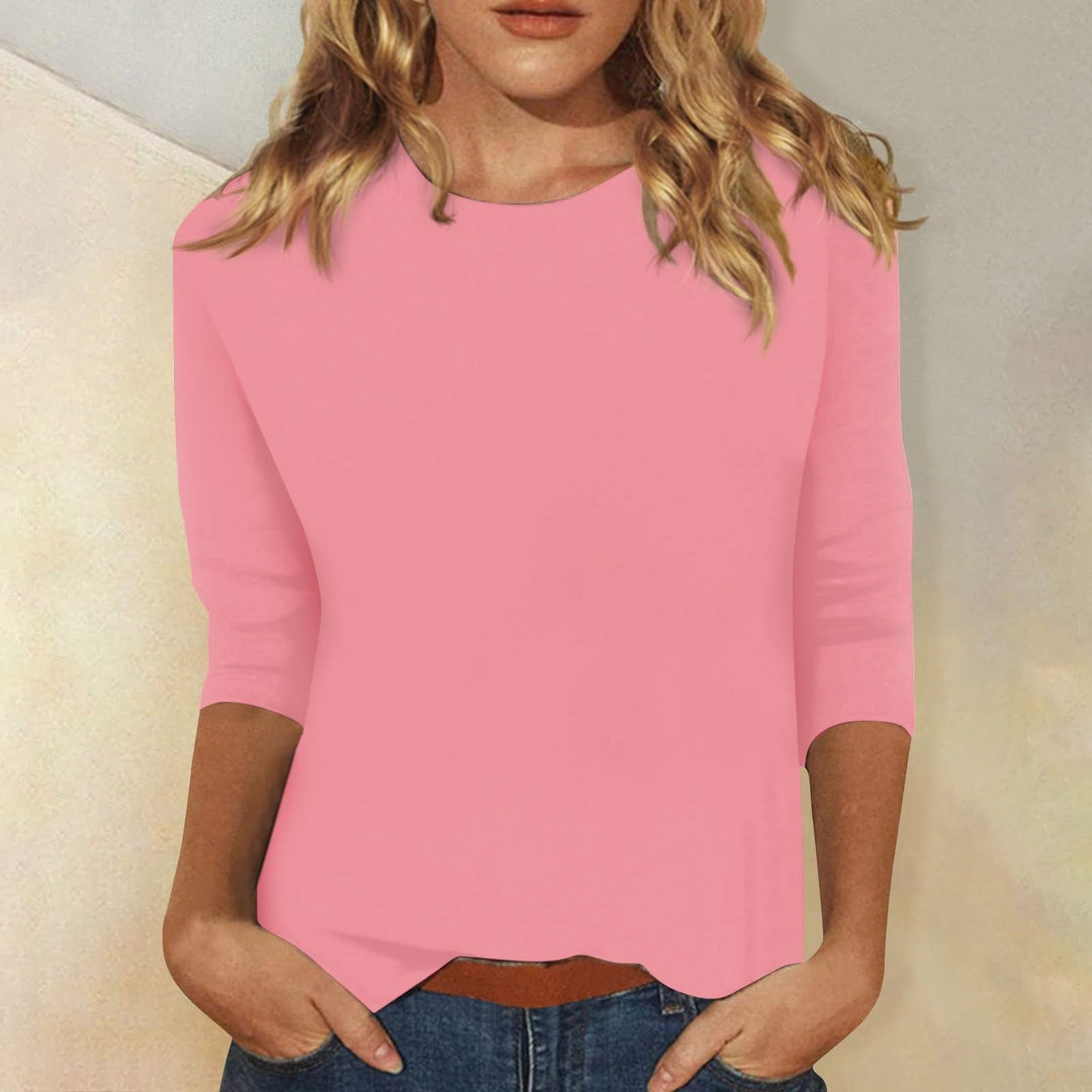 Pullover women's fashion top, three-quarter sleeves, round neck, solid color, casual & versatile.