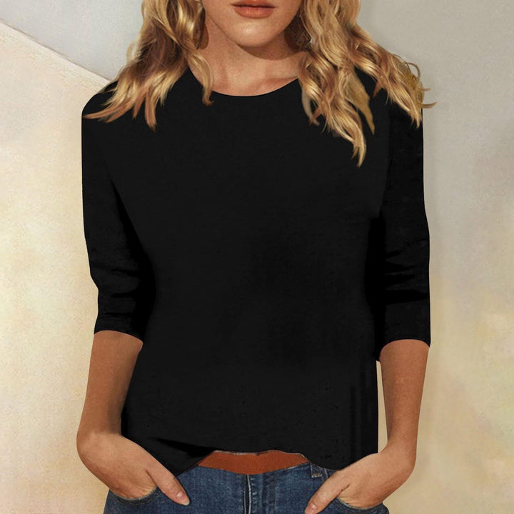 Wrinkle-resistant women's tee, 3/4 sleeves, round neck, an effortless & comfortable basic top.