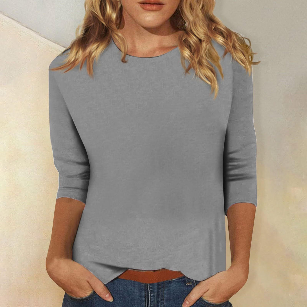 Basic women's three-quarter sleeve tee, round neck, solid, comfortable, wrinkle-resistant fashion top.