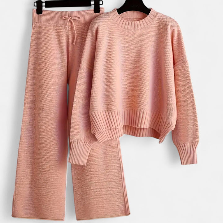 Women's elegant knit sweater & wide-leg trouser 2-piece set, perfect for stylish fall loungewear.