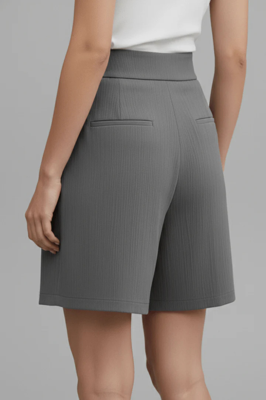 Summer-ready women's Bermuda shorts with a tailored pleated look & handy pockets.