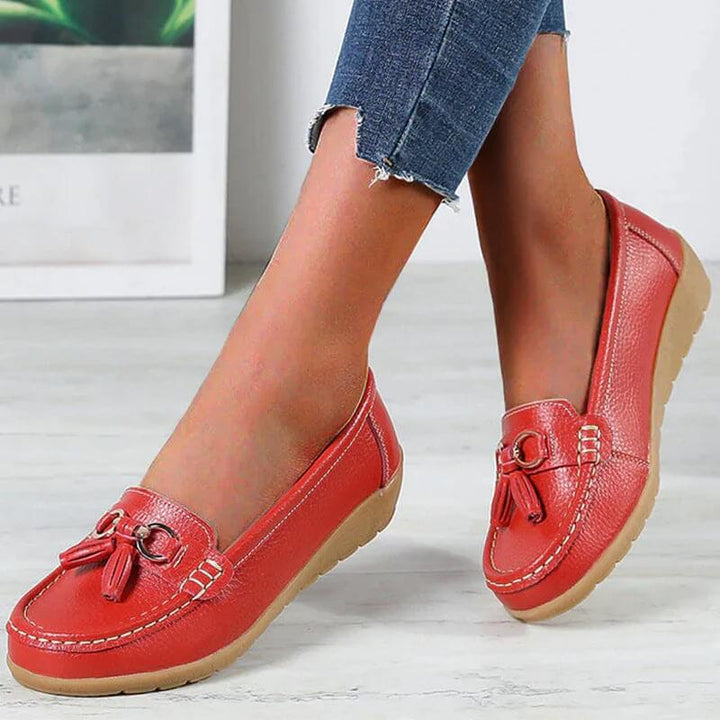 Versatile ladies' slip-on loafers, elegant leather flats for smart casual and everyday comfort.