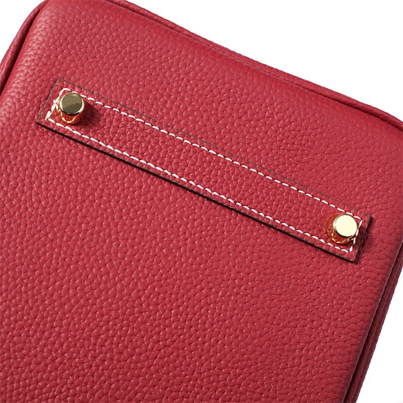 Classic genuine leather shoulder bag, a chic luxury purse for women.