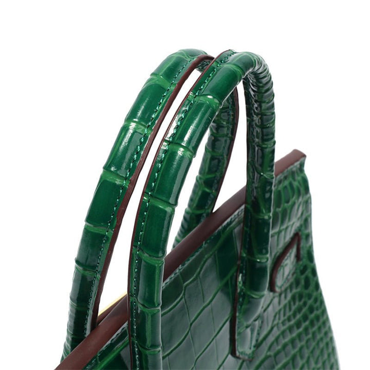 Elegant luxury genuine leather bag, organized for women's daily use.