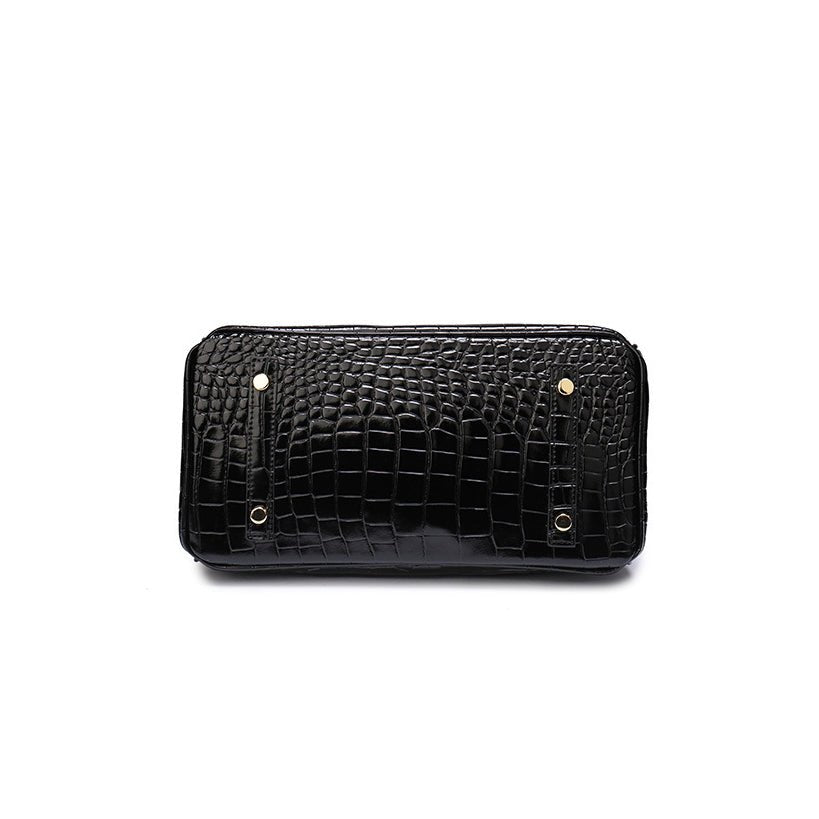 Classic genuine leather handbag, a chic shoulder bag for women.
