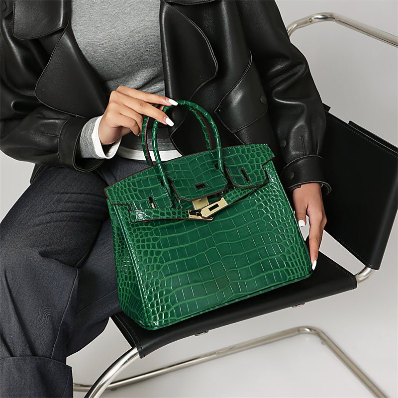 Stylish genuine leather women's handbag, a classic chic daily bag.