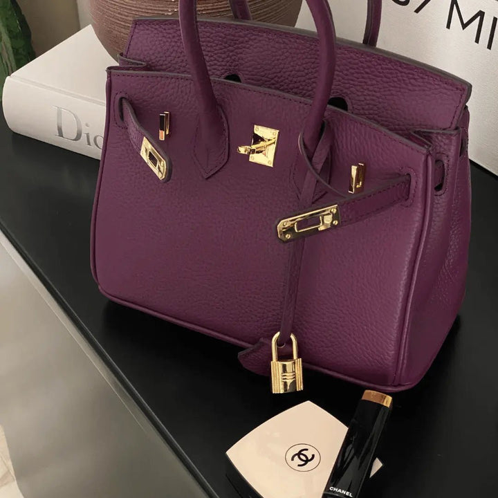 Luxury genuine leather handbag, sophisticated classic style for women's daily.