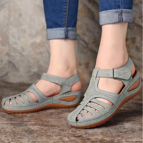 Lightweight women's Roman sandals, orthopedic design for comfort & style. Ideal summer casual footwear.