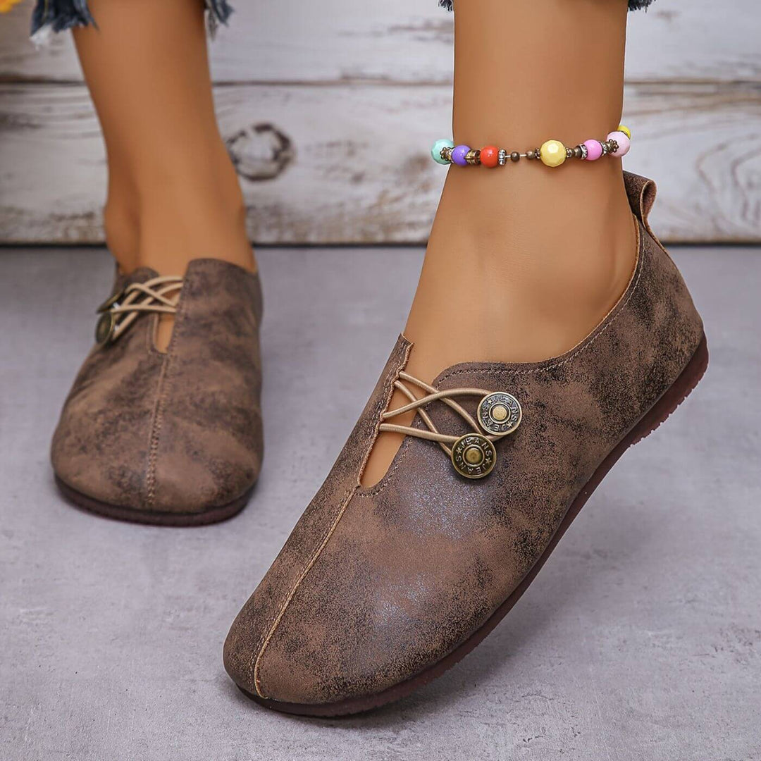 Black women's orthopedic shoes, arch support for cushioned comfort, perfect for daily walking.