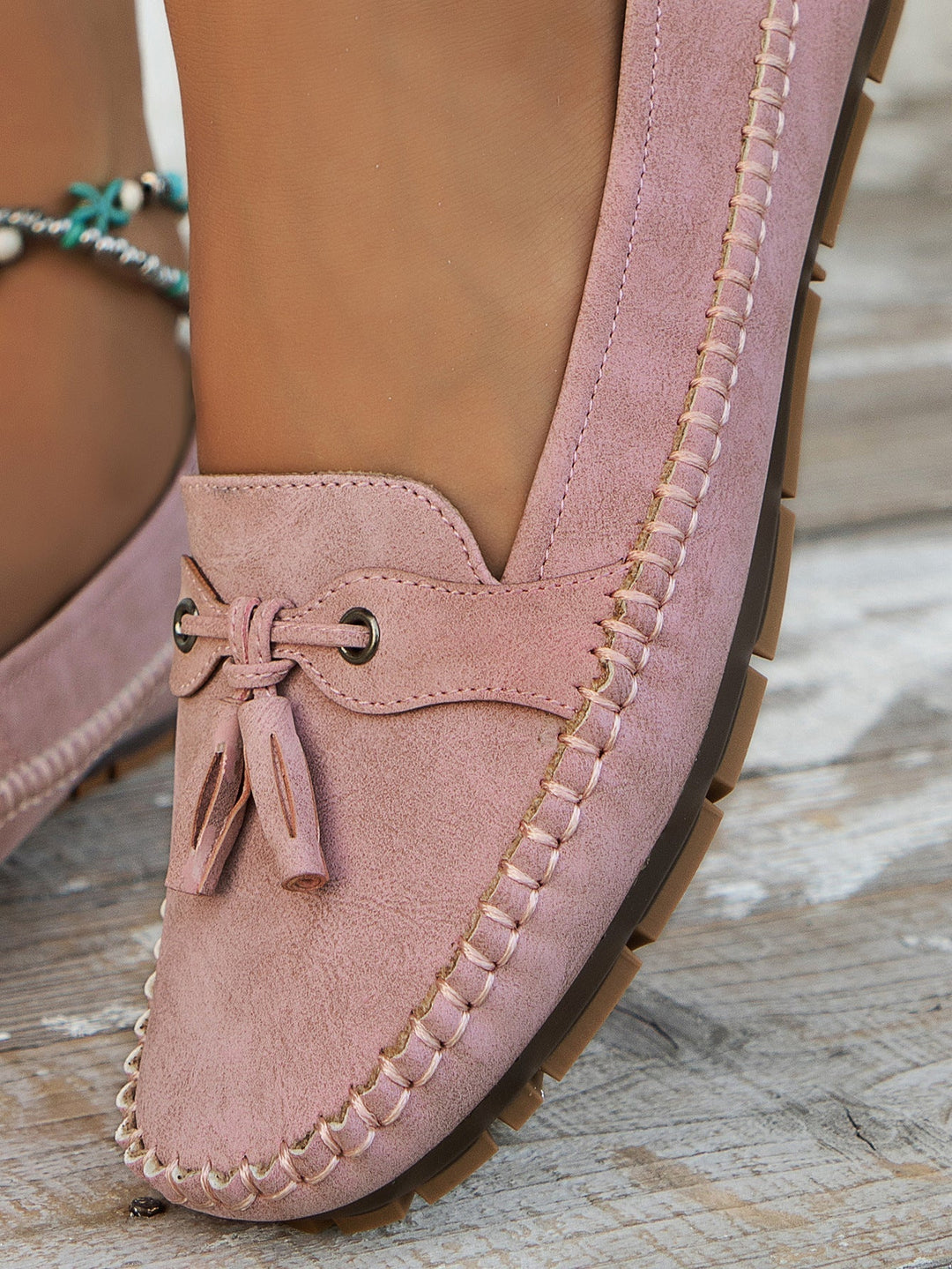 Women's orthopedic comfort shoes: stylish tassel loafers with excellent support for daily walking.