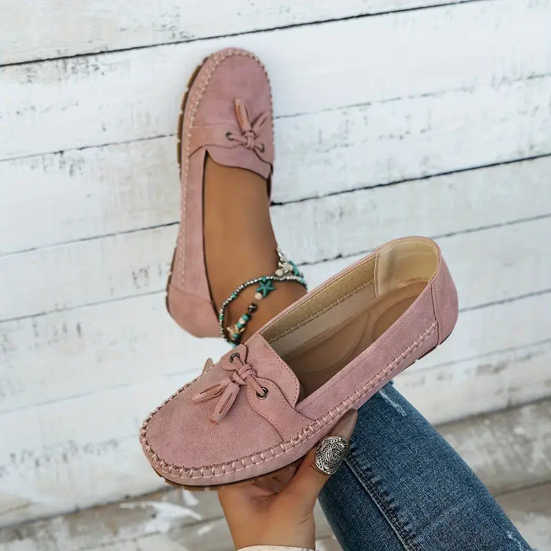 Elegant casual women's tassel loafers, supportive footwear perfect for daily wear, cushioned comfort.