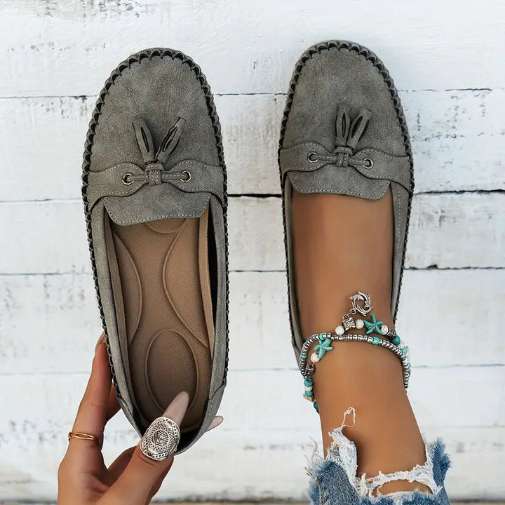 Women's walking shoes: orthopedic tassel loafers for superior comfort and support, elegant casual.