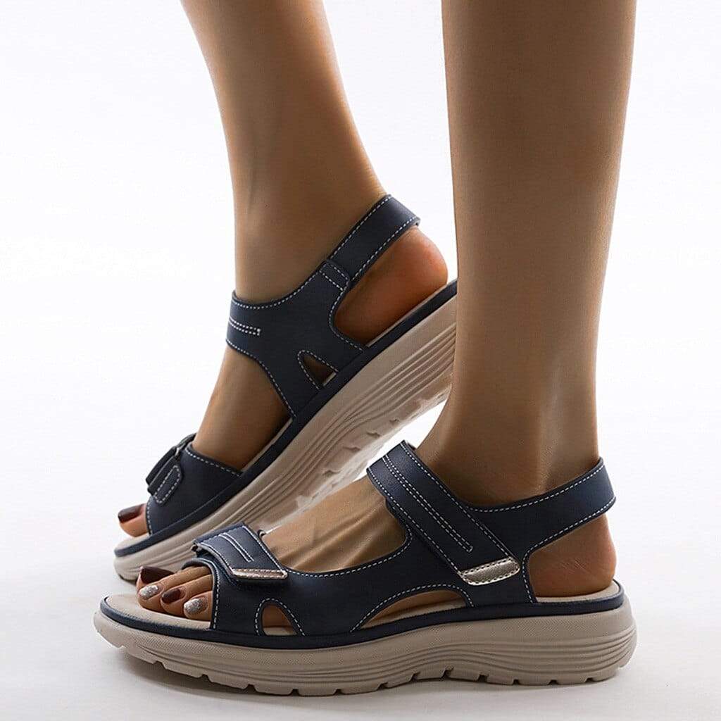 Lightweight women's casual sandals with orthopedic arch support, perfect for comfortable summer walking.