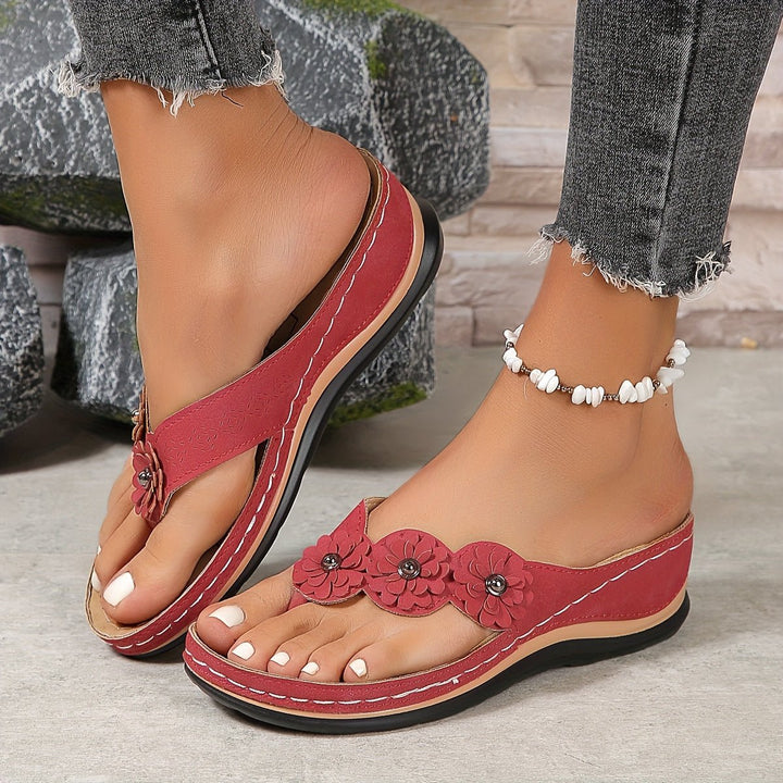 Casual women's orthopedic wedge sandals, perfect for summer with arch support & comfort.